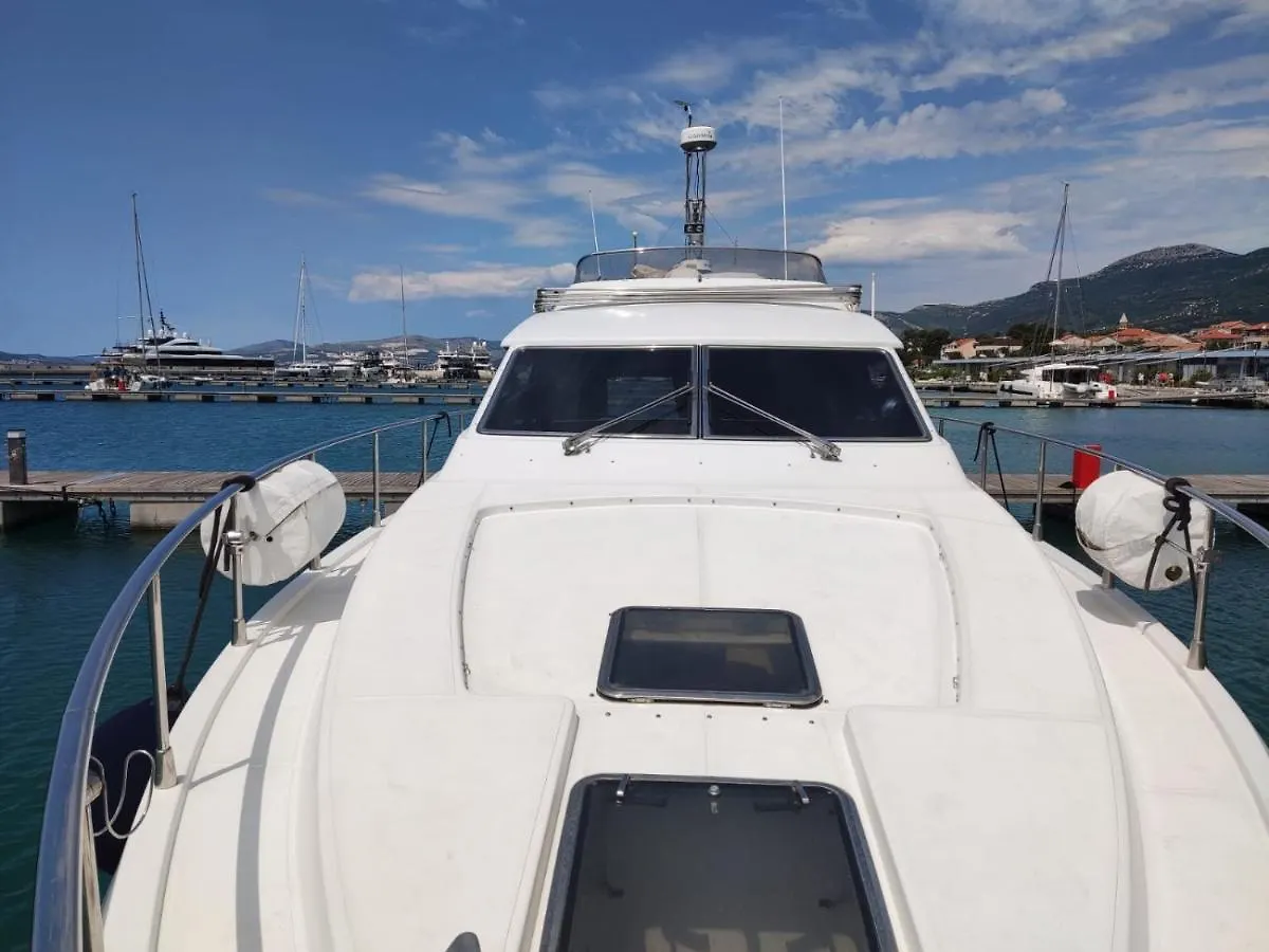 Botel Luxury Yacht - Lex Of The Seas Hotel Split