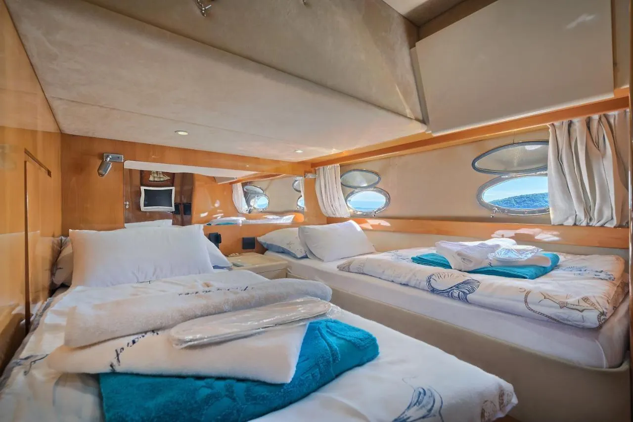Luxury Yacht - Lex Of The Seas Hotel Split